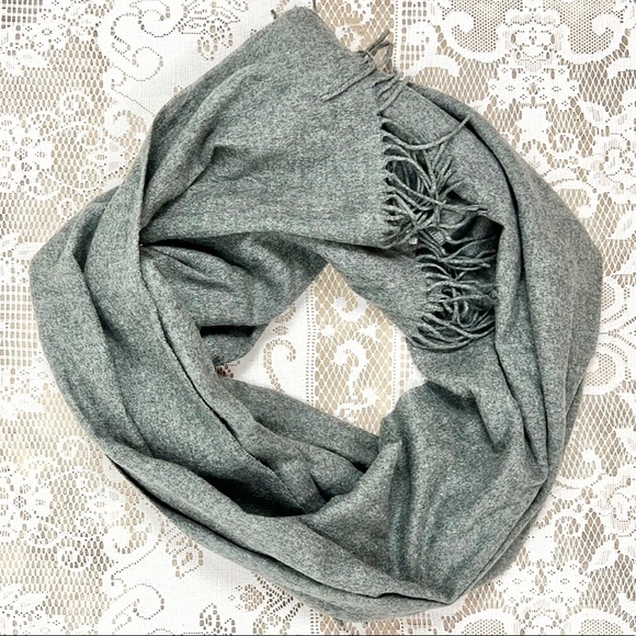 CASHMINK |🧣🐺Heathered Gray Fringe Hem Made in Germany Scarf Wrap - Picture 4 of 8